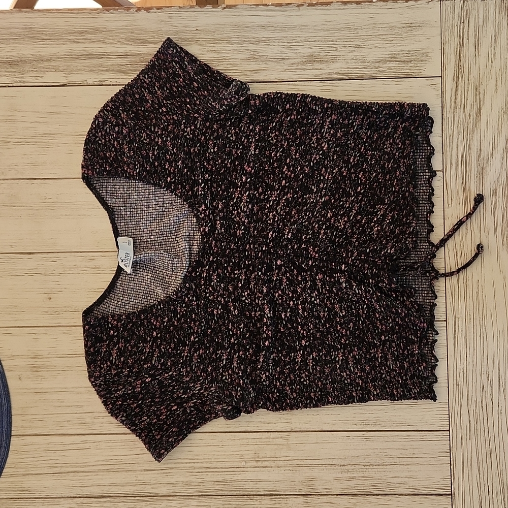 Hollister woman short sleeve crop top